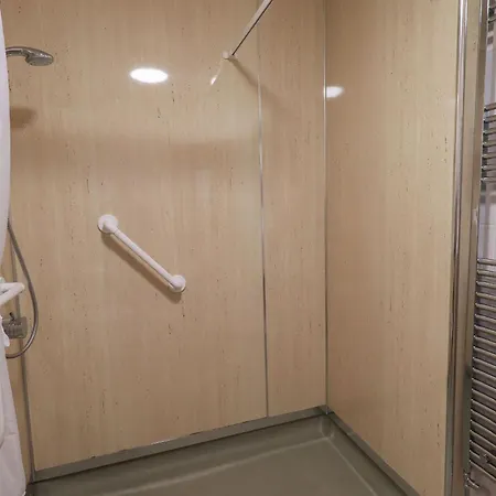 Jubilee First-floor Double Bedroom * Penrith